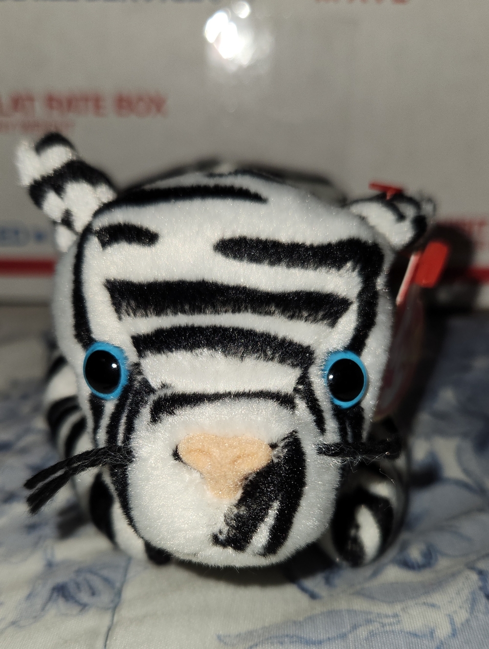 NWT BLIZZARD Vintage Beanie Baby, 1996, black/white tiger